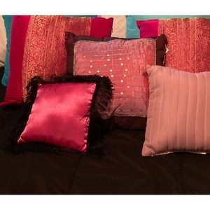 6 pink toned throw pillows